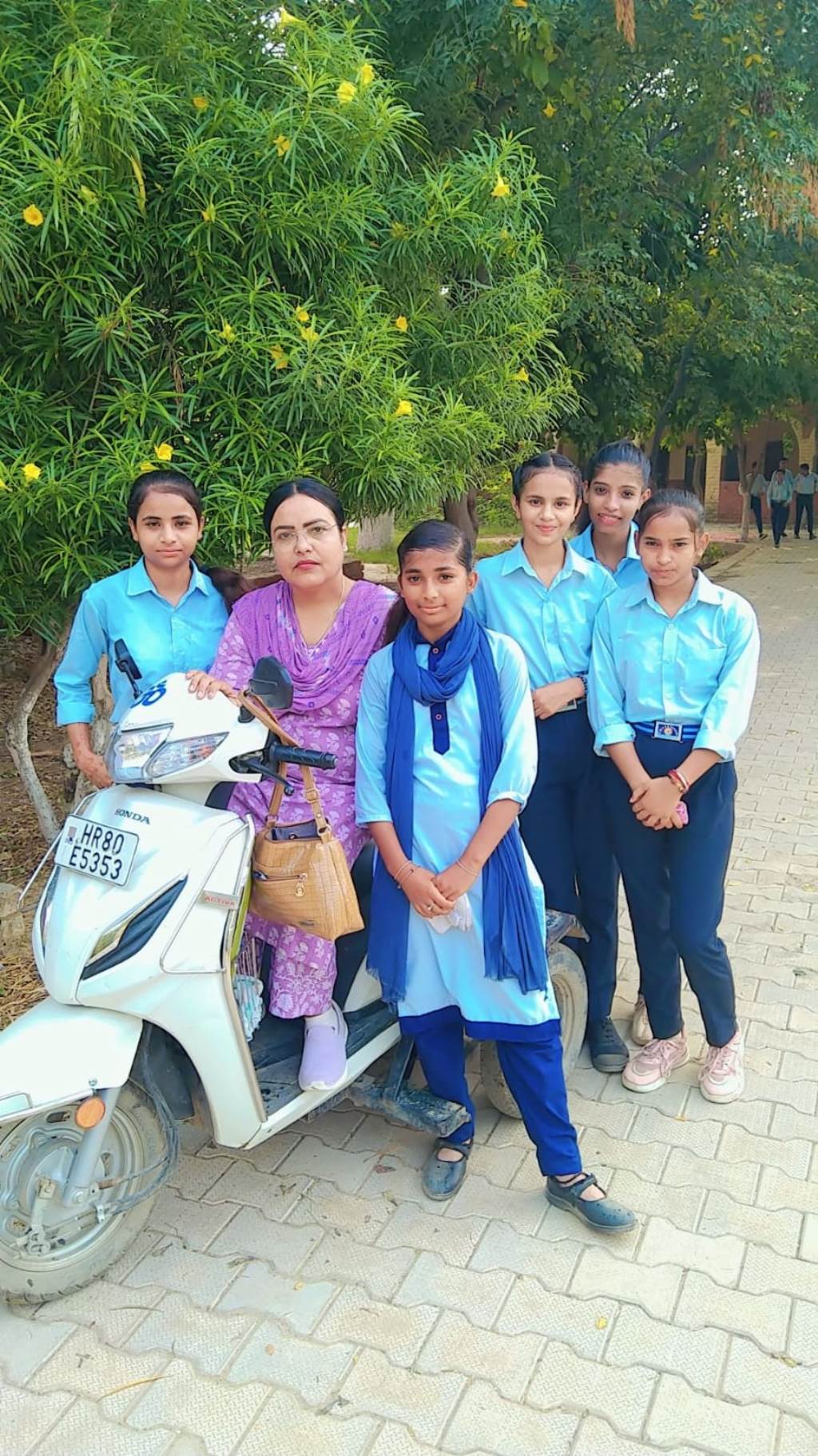 सरकारी स्कूलों का संकट शिक्षा के भविष्य पर गहराता सवाल